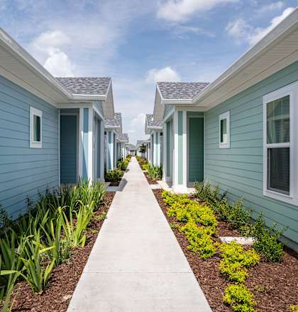 【Magnolia】リキッド&エマルジョンファンデ Eden Magnolia Village | Villas For Rent in Wildwood, FL